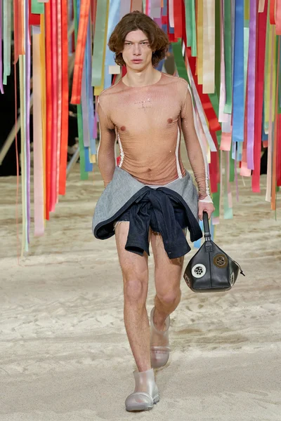 Look 49